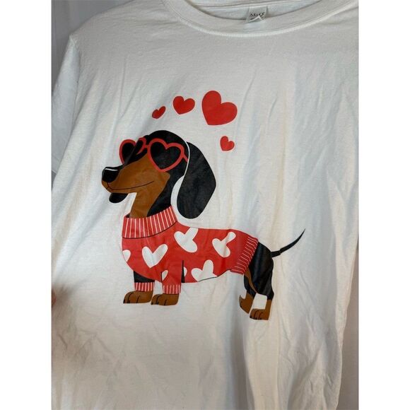 M&O Gold T-Shirt Unisex Size S White Graphic Dachshund Hearts Valentine - Picture 4 of 10